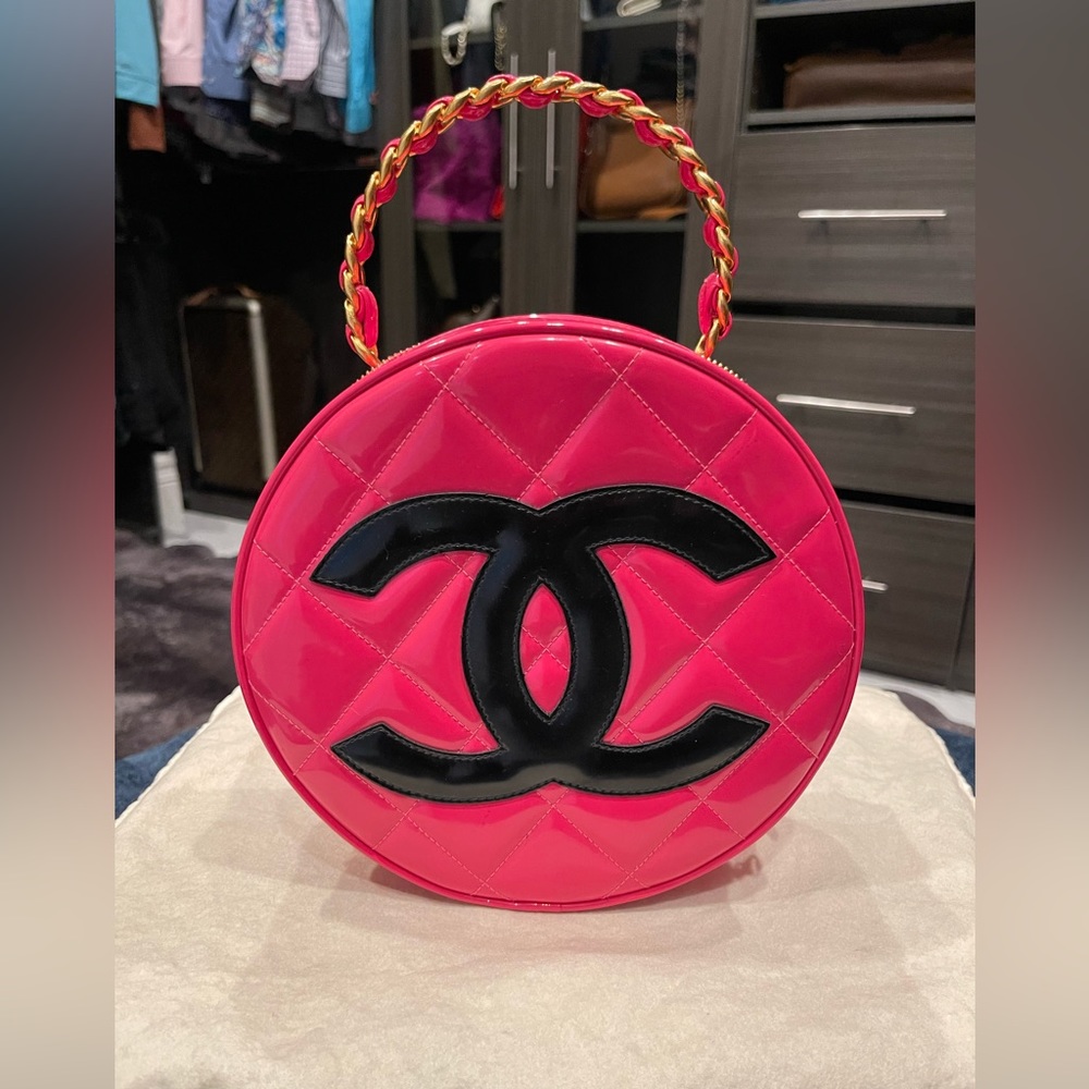 Vintage Chanel Round Vanity Bag Pink and Black patent L Antique Gold Hardware